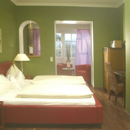 Hotel Raunak International New Delhi Exterior photo