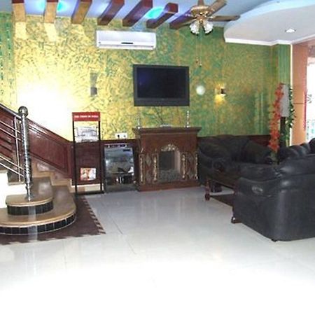 Hotel Raunak International New Delhi Interior photo
