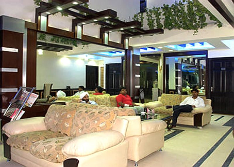 Hotel Raunak International New Delhi Exterior photo