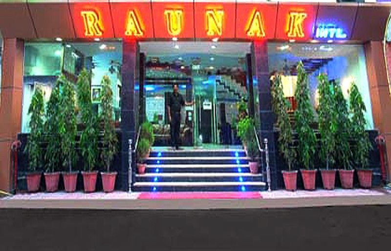 Hotel Raunak International New Delhi Exterior photo