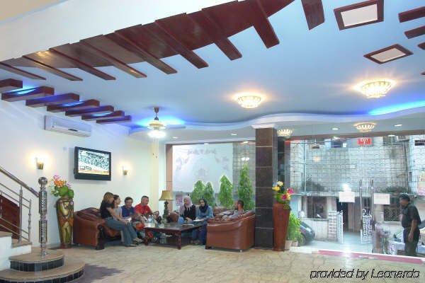 Hotel Raunak International New Delhi Interior photo