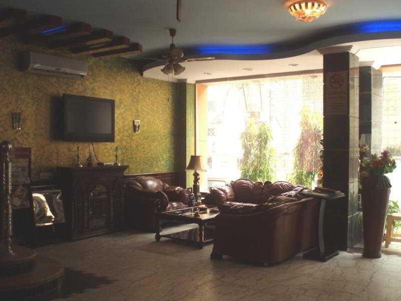Hotel Raunak International New Delhi Exterior photo